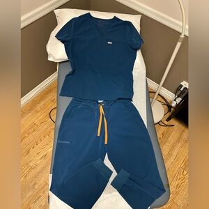 Figs Deep Reef Scrubs with Orange Drawstring. Good condition